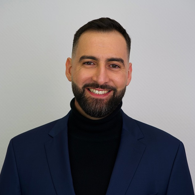 Elias Elgin Esen, Gründer von Powercall